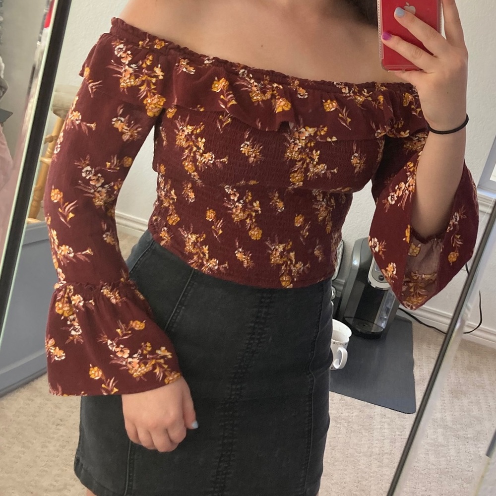 Altar’d State Off the Shoulder Bell Sleeve Crop